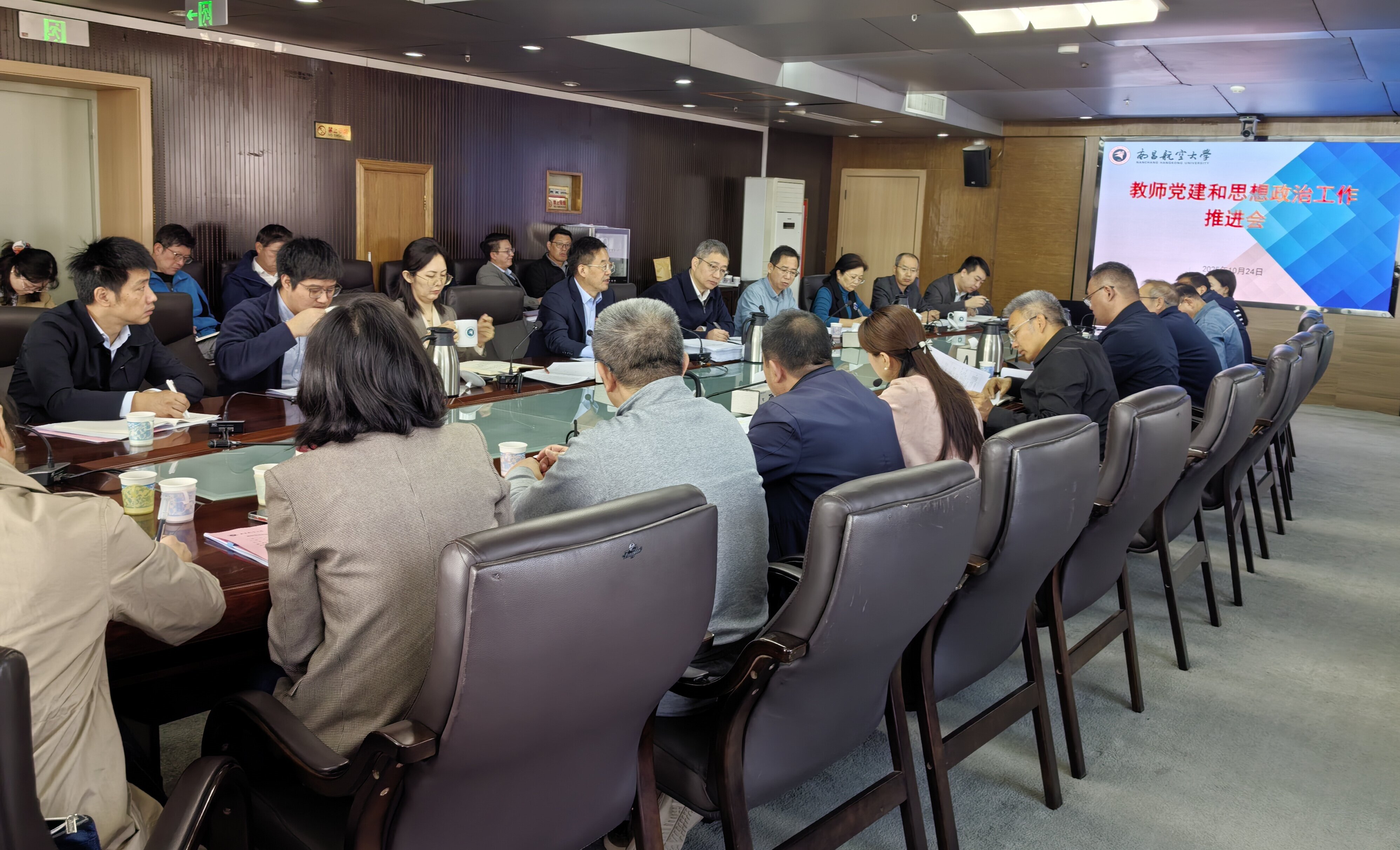 9851bfa692cf3c18d7261c924fe83c3a